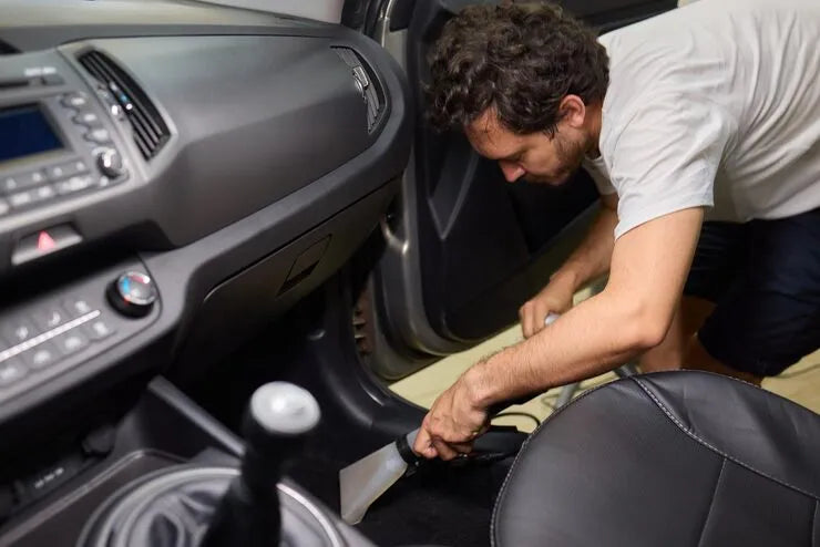 Auto Interieur Reinigen: Zo Doe Je Het Zelf in 7 Stappen [2026]